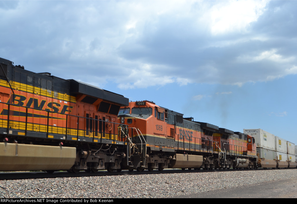 BNSF 1069